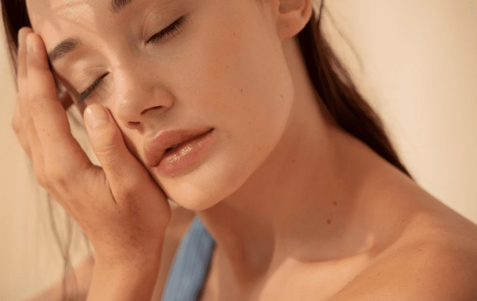 Ghid Complet pentru Îngrijirea Pielii Terne și Redarea Strălucirii Tenului